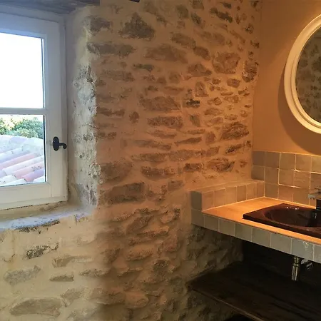 La Destinee Nyaraló