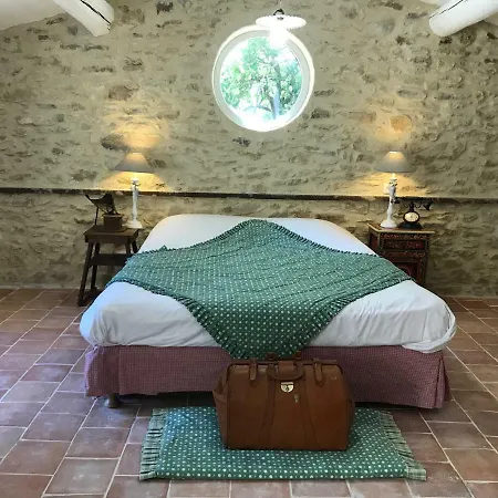 La Destinee Nyaraló Bourg-Saint-Andéol